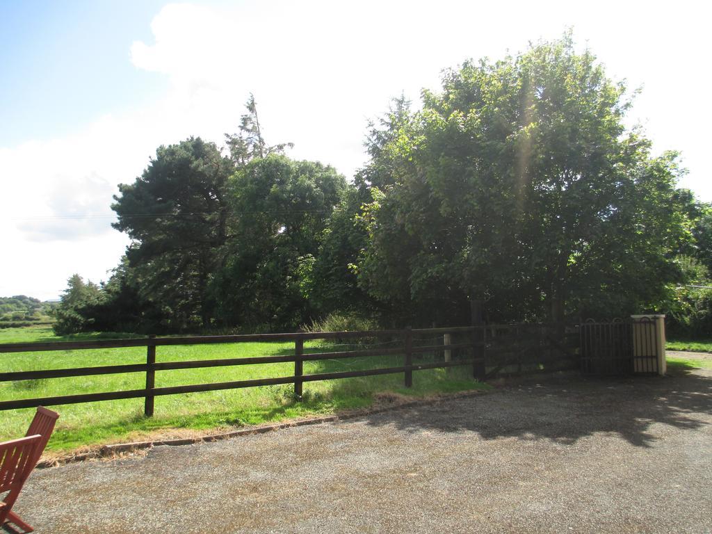 Tralia Farmhouse Self Catering Farranfore Exterior foto